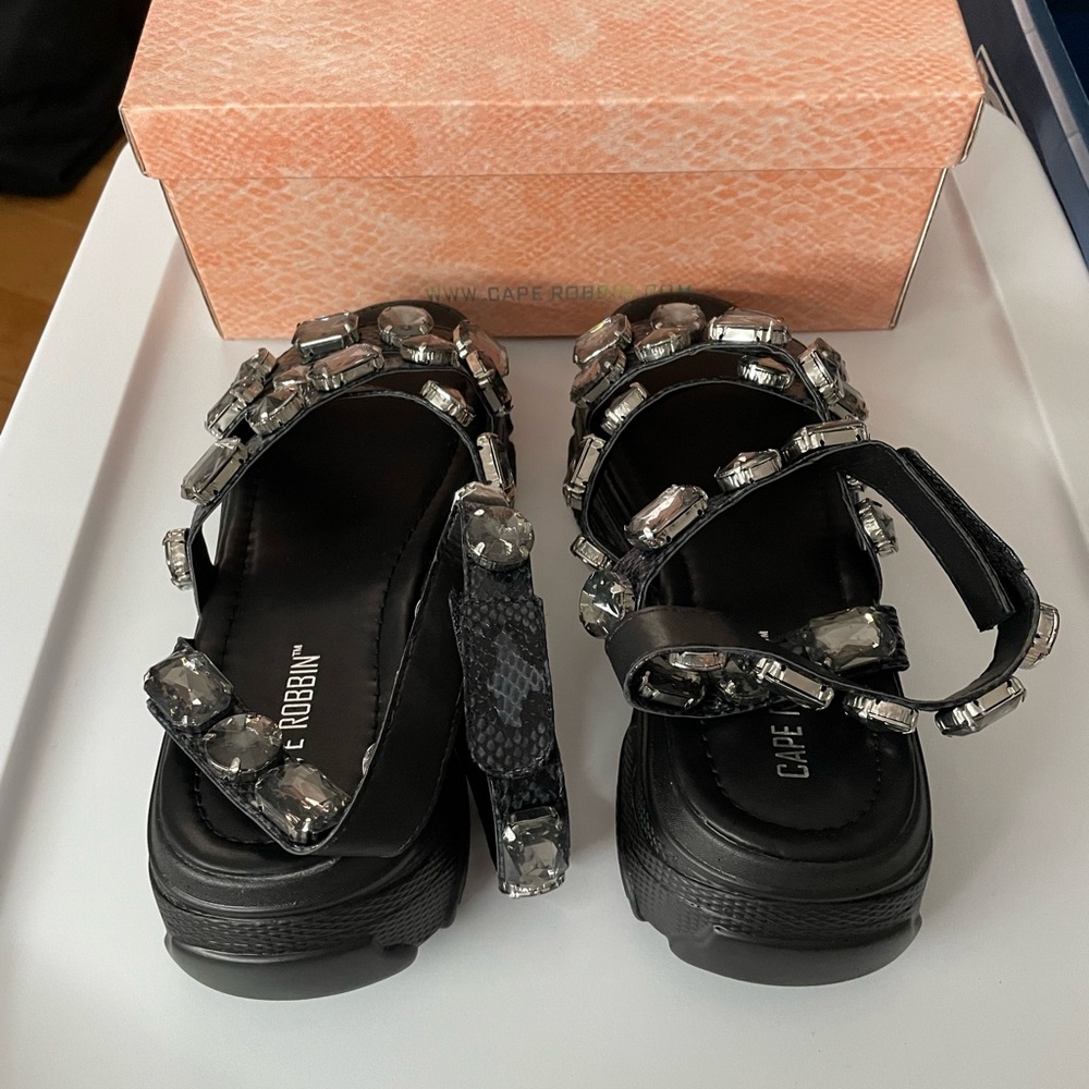 Cape Robbin dark sparklin’ strut platform sandals
Black - Picture 4 of 7